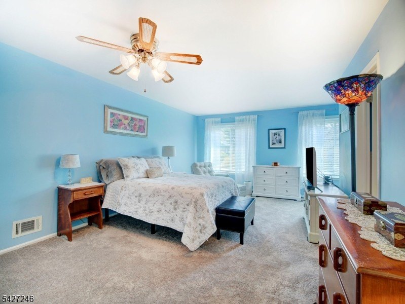 Beautifully updated, two-level townhome offering the perfect - photo 19