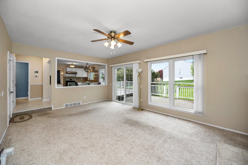 Beautifully situated on a corner lot in a desirable neighborhood - photo 20