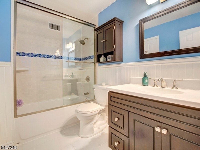Beautifully updated, two-level townhome offering the perfect - photo 23