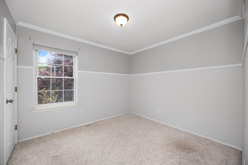 Beautifully situated on a corner lot in a desirable neighborhood - photo 27