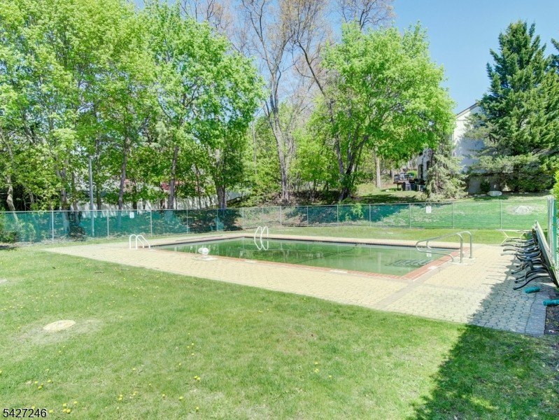 Beautifully updated, two-level townhome offering the perfect - photo 31