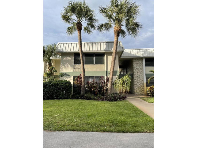 Beautifully updated 2-bedroom, 1-bath second-floor condo in the - photo 9