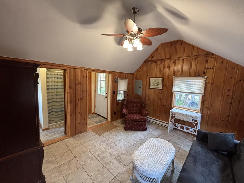 Discover your dream lakeside retreat with this charming 500 - photo 9
