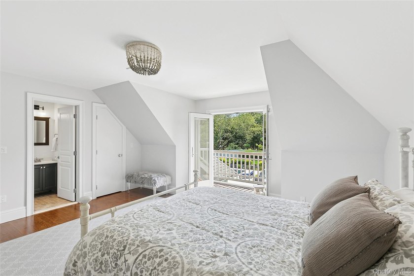 Welcome to the epitome of elegance and comfort at 3470 N Bayview - photo 12
