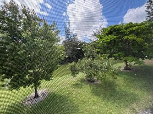 Immaculate second floor, partially furnished, one bedroom one - photo 33