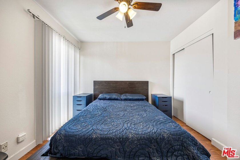 Spacious and well-located condo offering an exceptional - photo 9