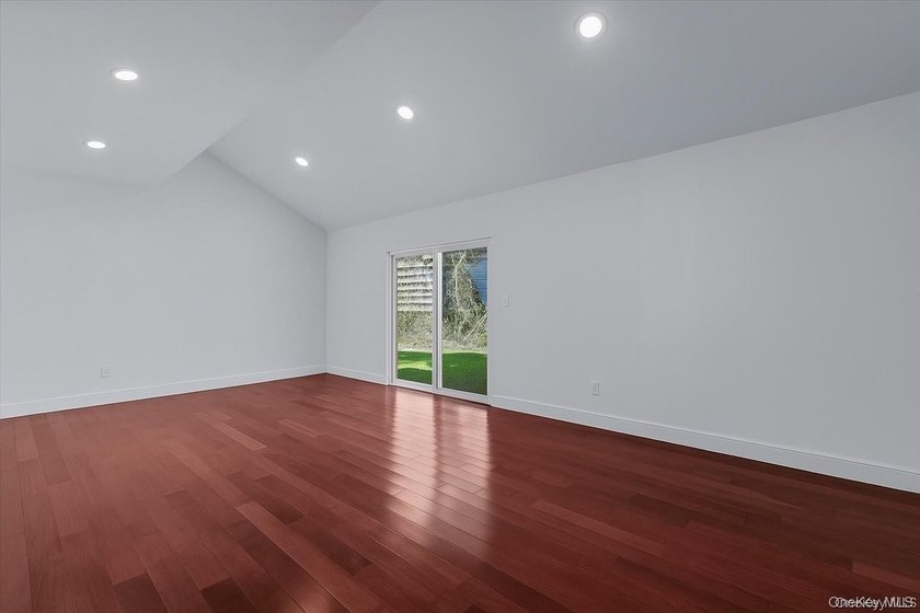 Beautiful and spacious home featuring 4 bedrooms and 2.5 - photo 13