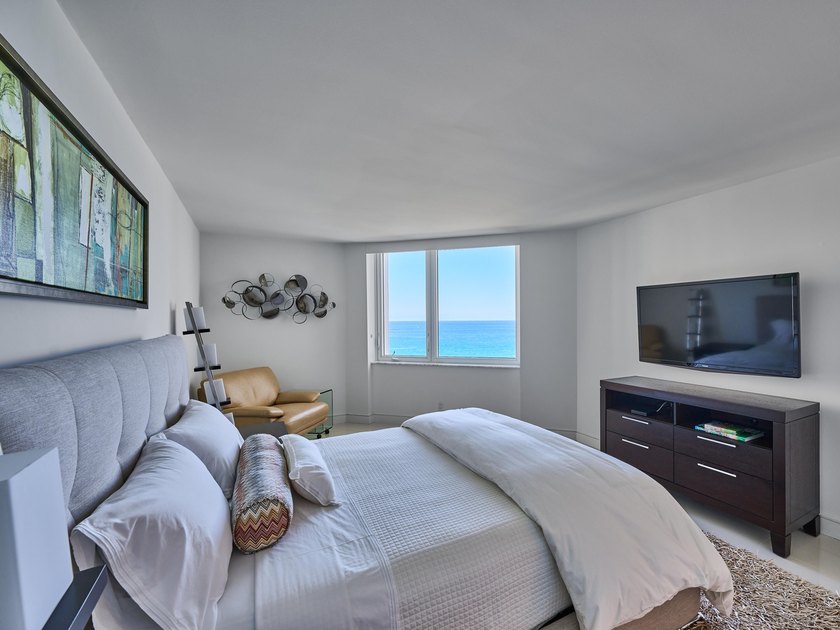 Oceanfront residence with sweeping Atlantic views from every - photo 14