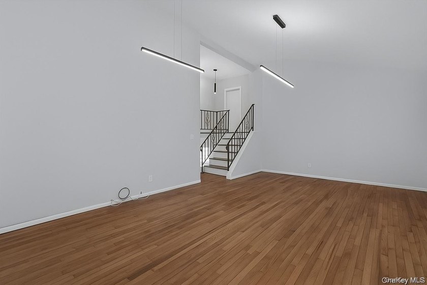 Beautiful and spacious home featuring 4 bedrooms and 2.5 - photo 16