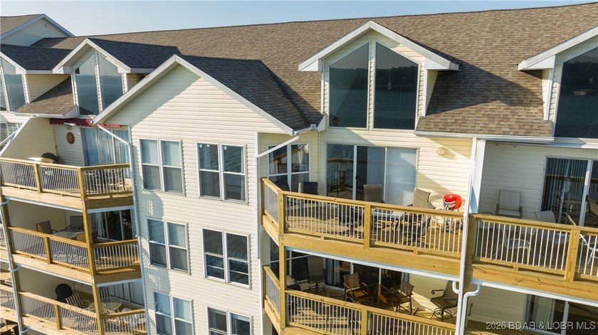 TOP-FLOOR PANORAMIC MAIN CHANNEL VIEWS set this exceptional - photo 23