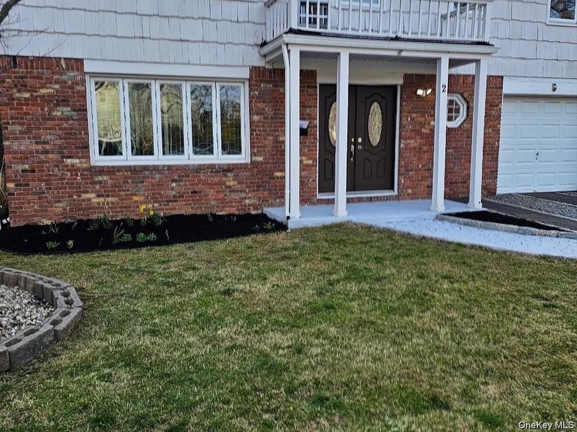 Beautiful and spacious home featuring 4 bedrooms and 2.5 - photo 31