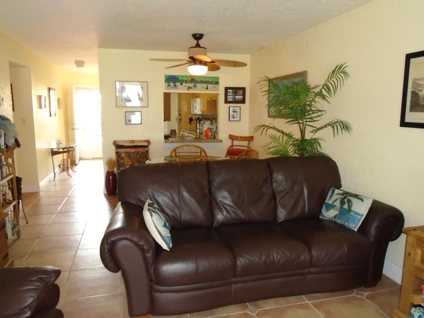 Beautiful waterfront first floor corner unit. Great water view - photo 10