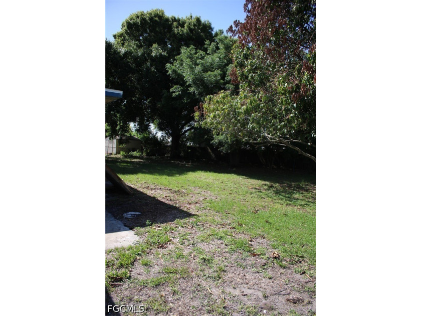 This 1657 square foot single family home has 4 bedrooms and 2.0 - photo 24