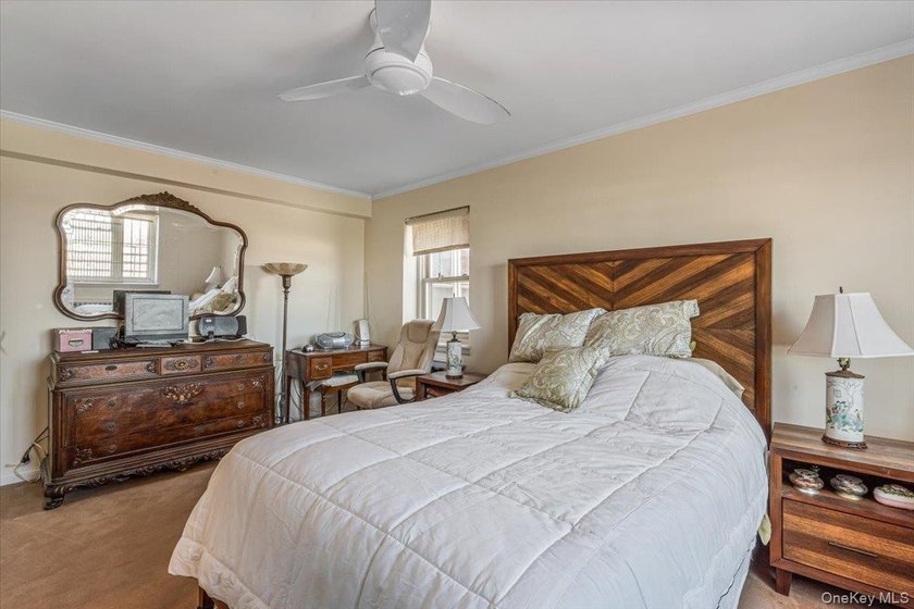 Owner Occupied, No Subletting, Spacious &amp; Bright 2 Br &amp; 1 Bath - photo 8