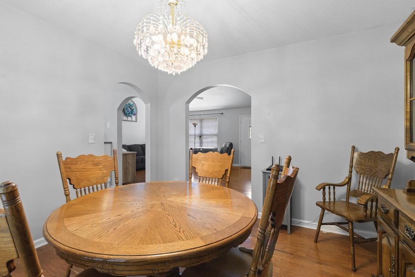 ONE LEVEL HOME ON HALF ACRE LEVEL LOT WITH PRETTY VIEW OF - photo 6