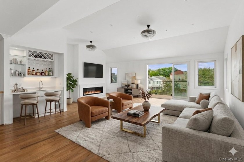 Stunning New Construction - Contemporary Coastal Living - photo 19