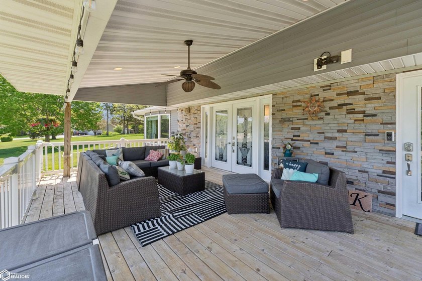 Enjoy the best of country-style living with the convenience of - photo 4