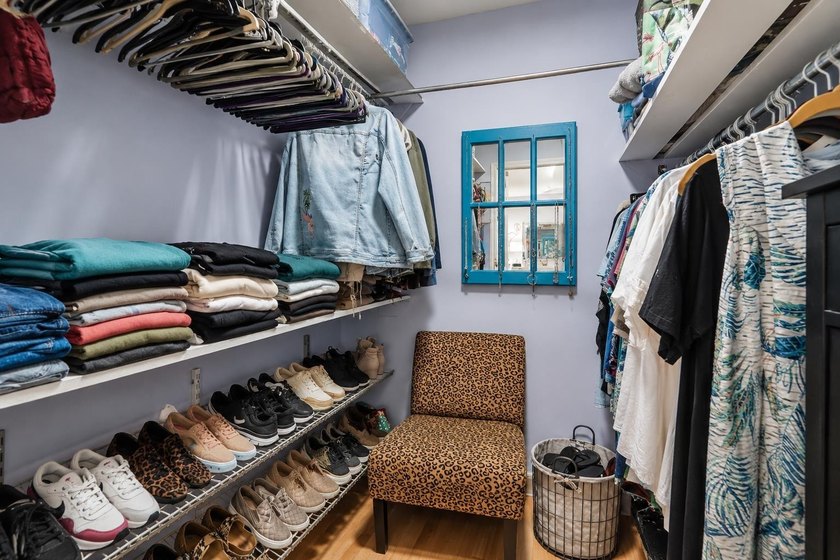 Coastal- chic living meets unbeatable convenience in this - photo 11