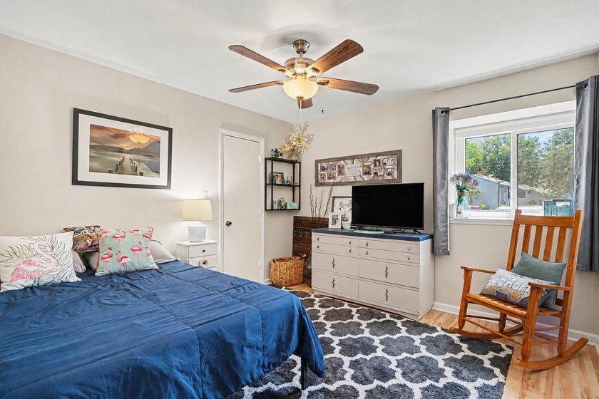 Coastal- chic living meets unbeatable convenience in this - photo 14