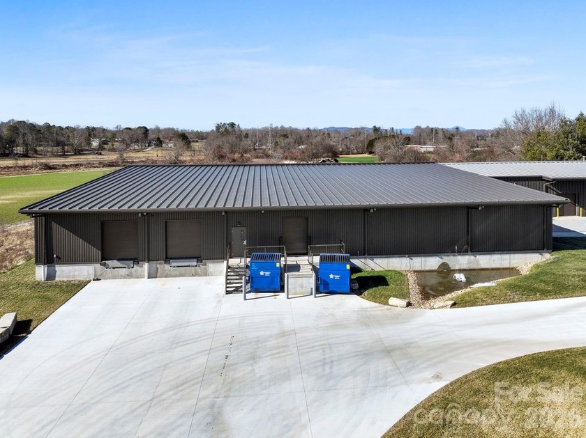Move in Ready! 24,000 SF Modern Industrial Facility | Prime I-26 - photo 2