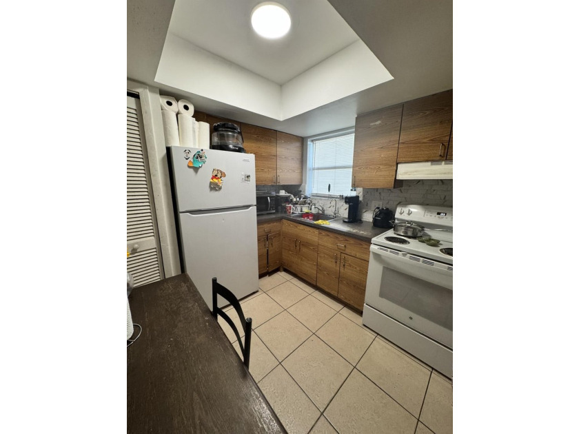 Investor's Dream! This bright and inviting 2-bedroom, 1-bath - photo 6