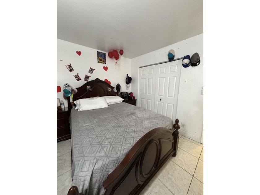 Turnkey investment opportunity! This welcoming and nicely - photo 8