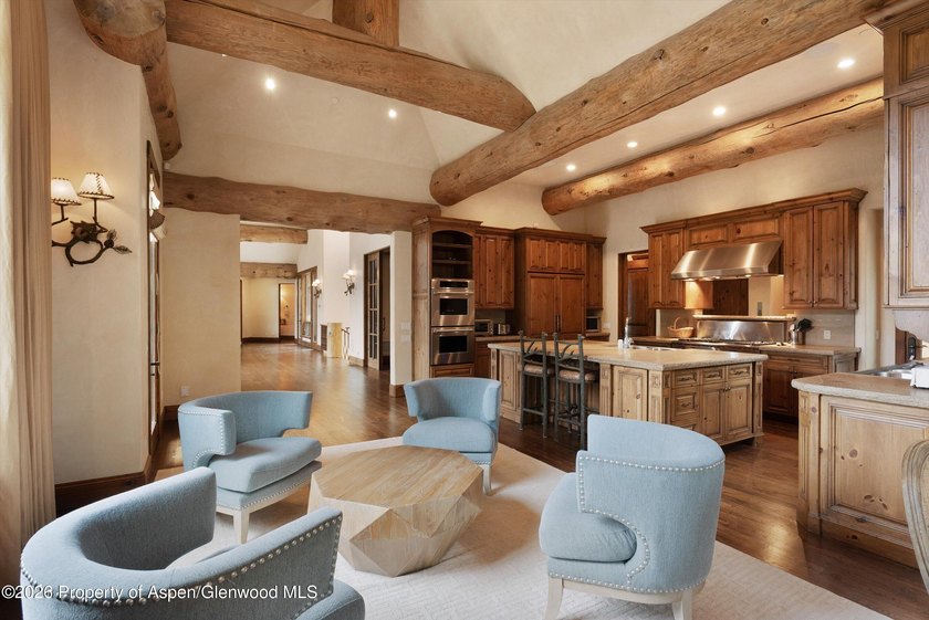 In an ideal location on prestigious Willoughby Way with stunning - photo 12