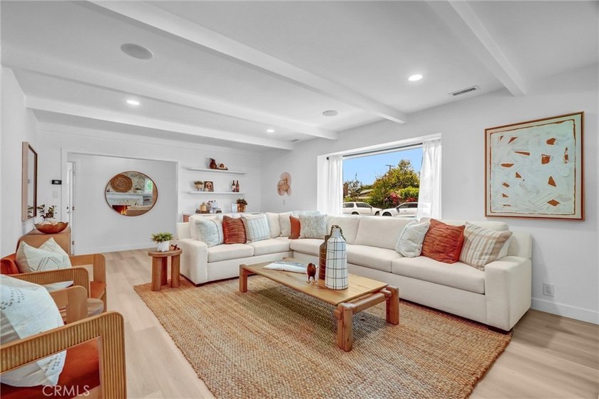 This custom-built 1962 mid-century modern ranch has been - photo 5