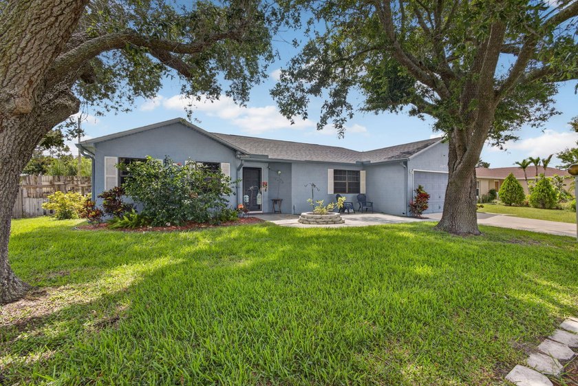 Welcome to this charming single-story residence in Port st Lucie - photo 5