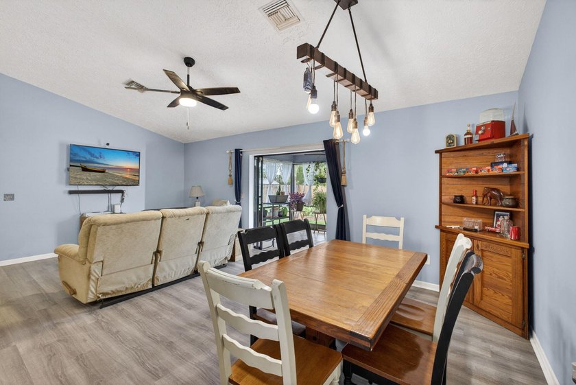Welcome to this charming single-story residence in Port st Lucie - photo 10