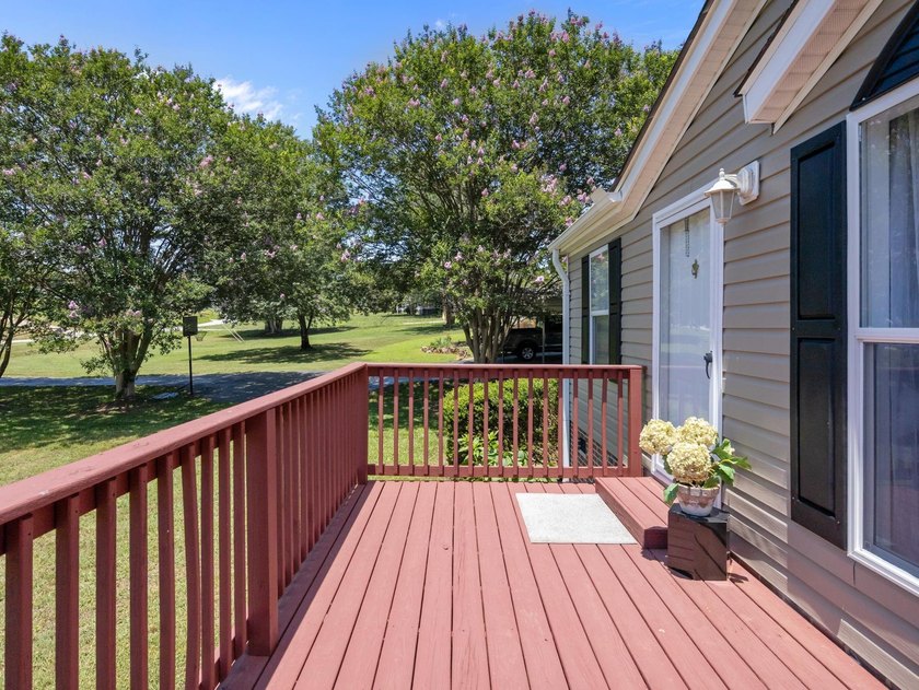 Welcome home to peaceful country living! This well-maintained - photo 6
