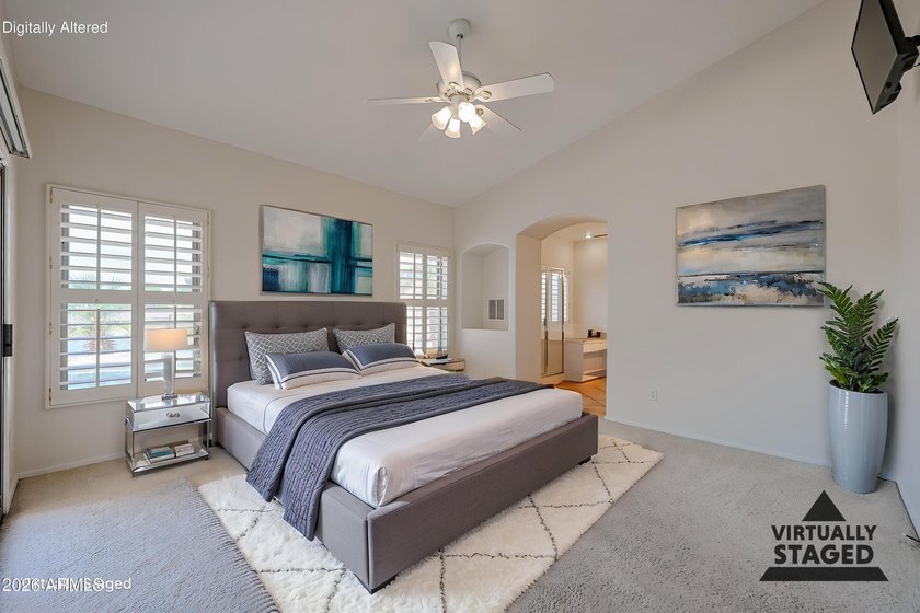 Welcome to an exceptional waterfront retreat in the highly - photo 8