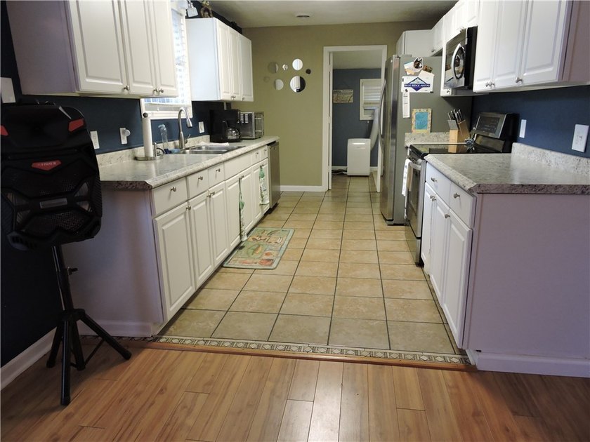A must-see for those looking for a Move-In Ready, Updated, SOLD - photo 13