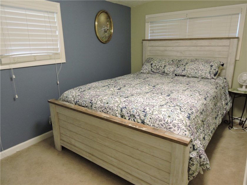 A must-see for those looking for a Move-In Ready, Updated, SOLD - photo 14