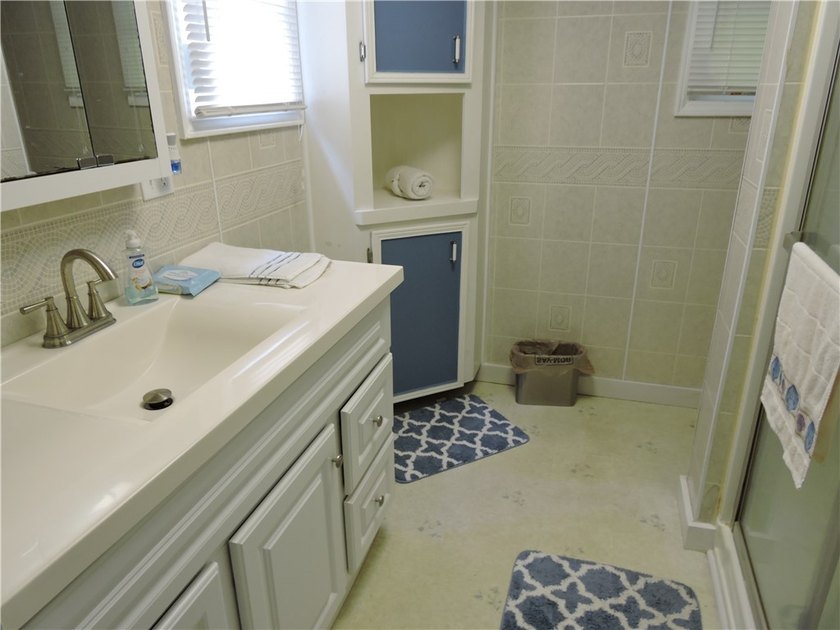 A must-see for those looking for a Move-In Ready, Updated, SOLD - photo 18