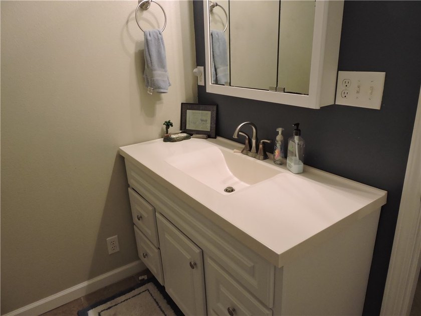 A must-see for those looking for a Move-In Ready, Updated, SOLD - photo 21