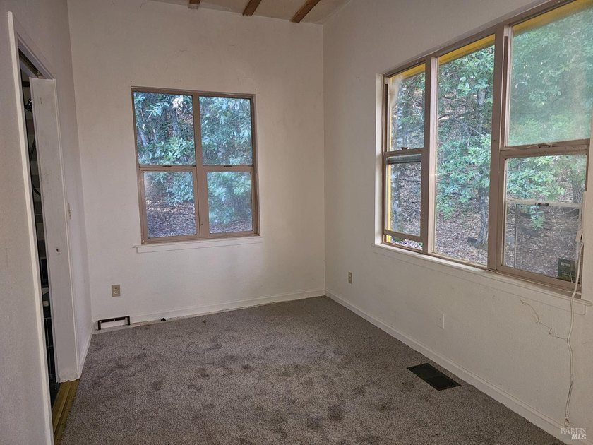 This country gem is priced to sell! Three Bedroom two bathroom - photo 13