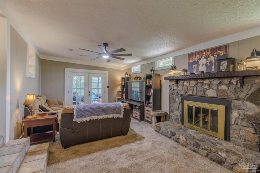 Welcome home to 902 N 75th Avenue, a charming property that - photo 14