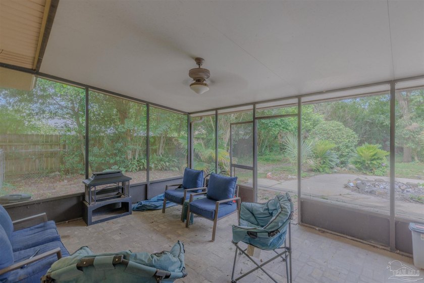 Welcome home to 902 N 75th Avenue, a charming property that - photo 26