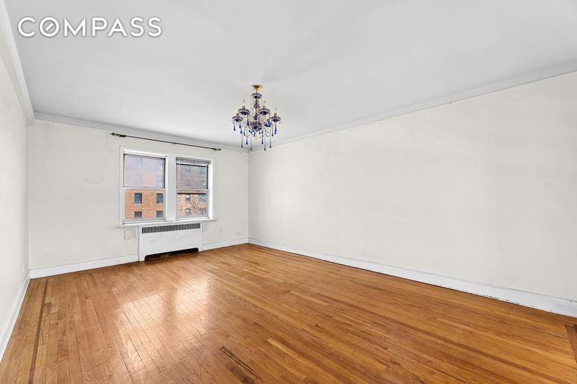 Welcome to your very own sanctuary in north Riverdale! This - photo 3