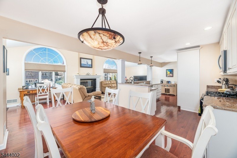 IDEAL STAYCATION PROPERTY. Beautiful 3 Bed 2 Bath ranch located - photo 9
