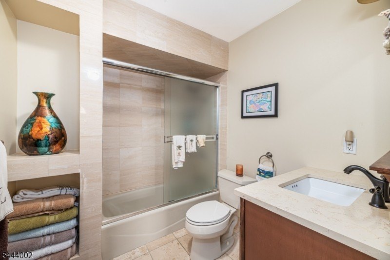 IDEAL STAYCATION PROPERTY. Beautiful 3 Bed 2 Bath ranch located - photo 10