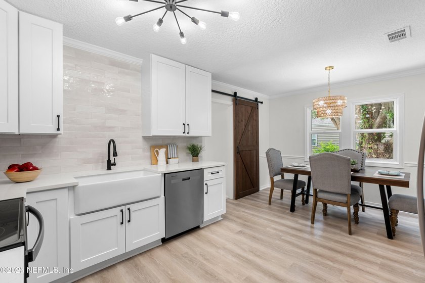 Remodeled and move-in ready in Palatka. This 3 bedroom, 2 - photo 11