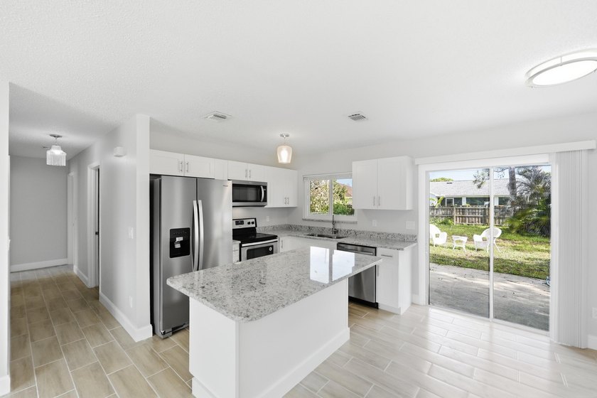 Completely redone and ready to impress! This 3BR/2BA home has - photo 22