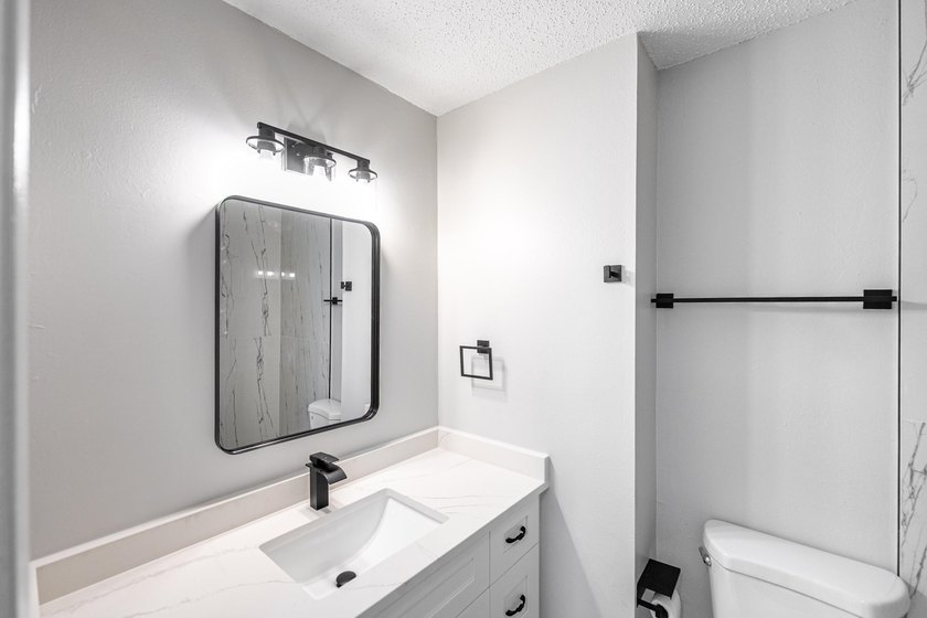 Completely redone and ready to impress! This 3BR/2BA home has - photo 31
