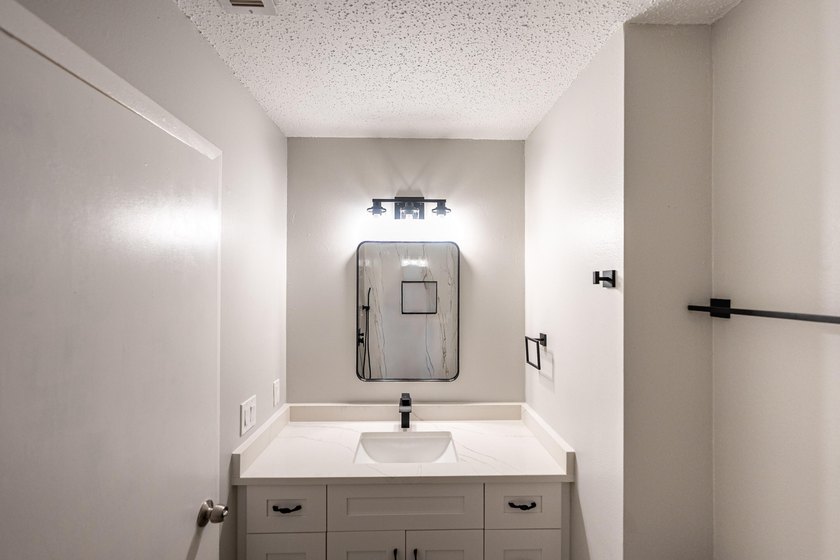 Completely redone and ready to impress! This 3BR/2BA home has - photo 33