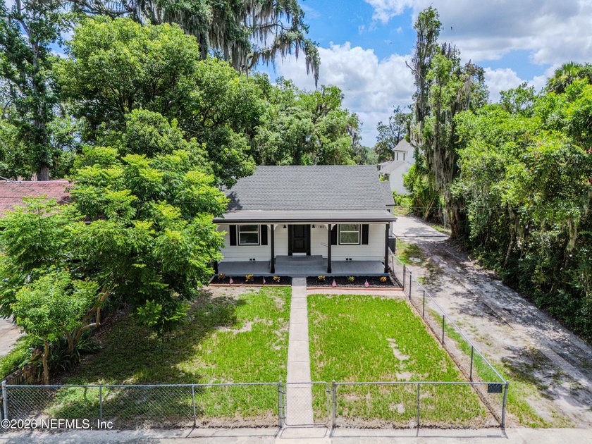 Remodeled and move-in ready in Palatka. This 3 bedroom, 2 - photo 34
