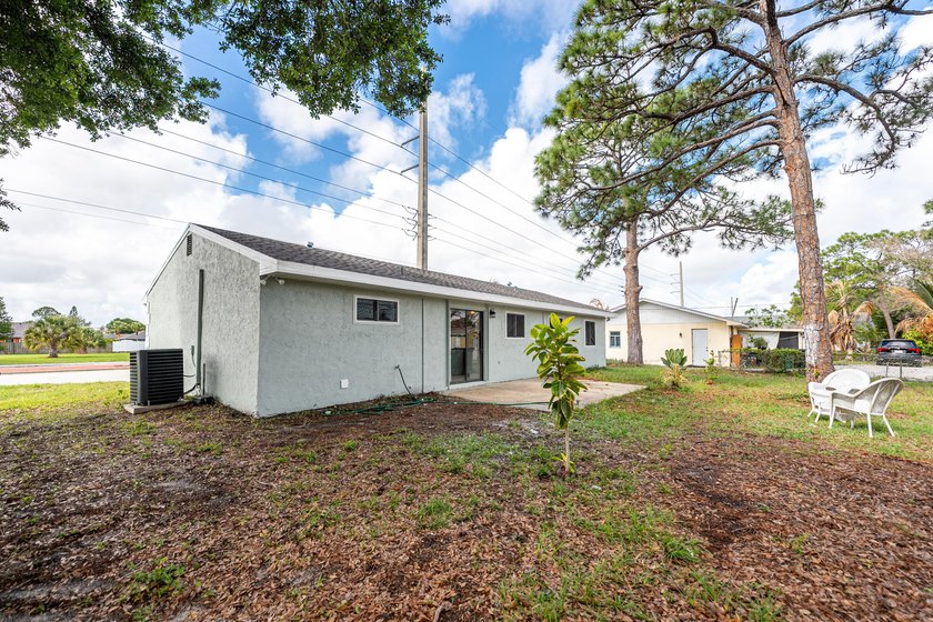Completely redone and ready to impress! This 3BR/2BA home has - photo 40