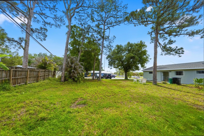 Completely redone and ready to impress! This 3BR/2BA home has - photo 42