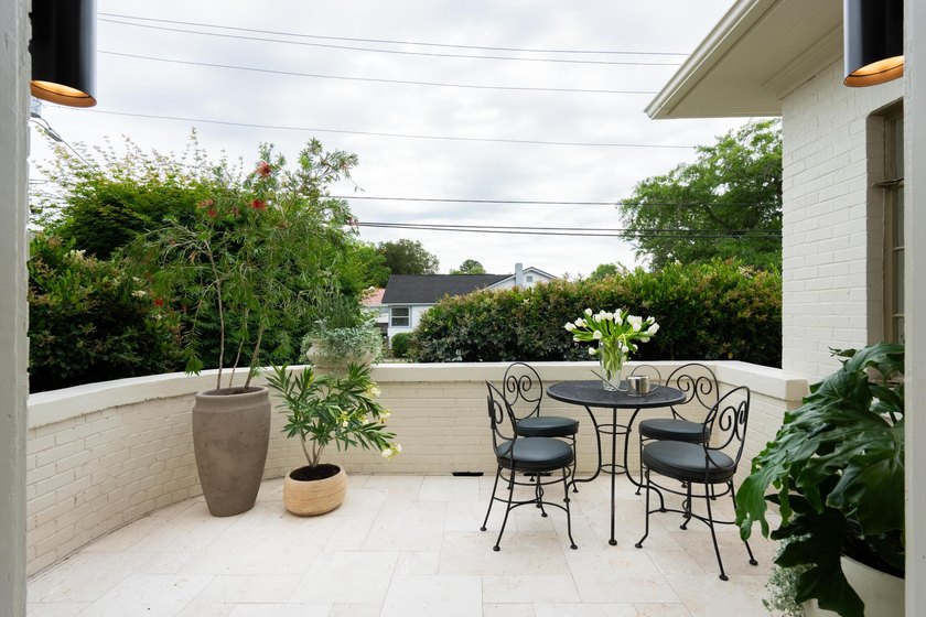 This Wagener Terrace residence offers luxury living in one of - photo 13